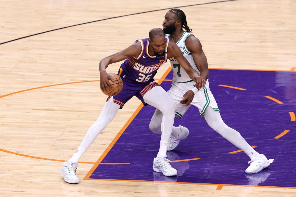 她展现出 她展现出