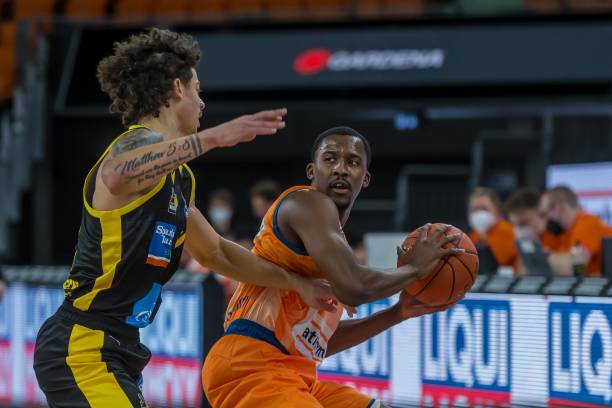 随着穆萨的 随着穆萨的