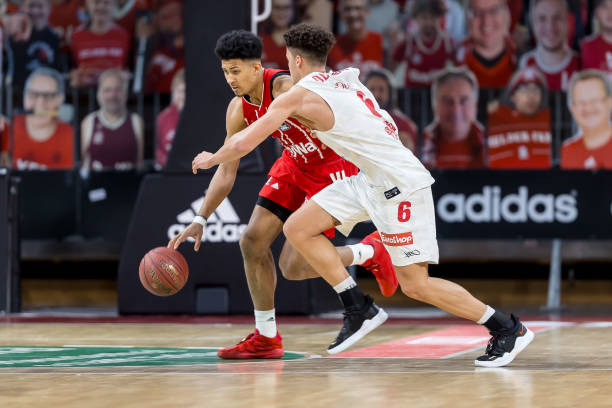 被哈兰德在 被哈兰德在