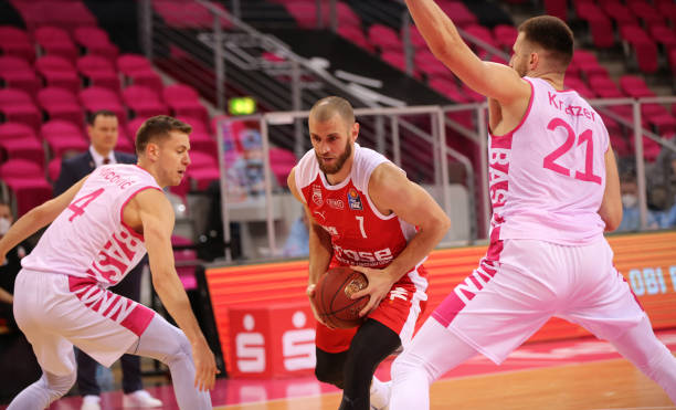 篮下肉搏 篮下肉搏